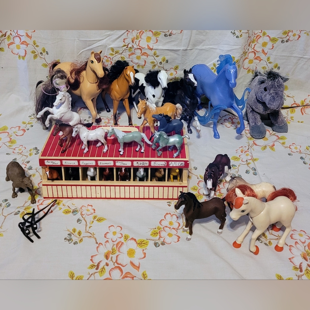 Huge Lot of 26 Horses! M&D Stable + Schleich, Mojo, Breyer, Barbie Mixed Brands